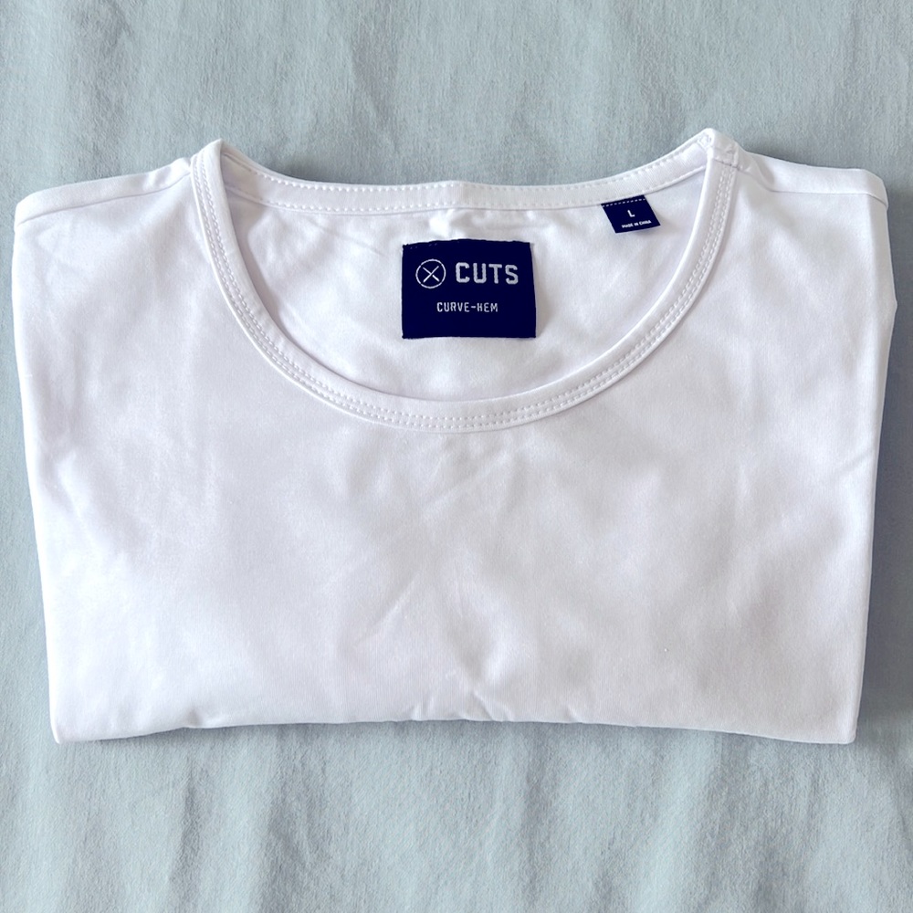Cuts Clothing * NWT Men’s Curve Hem Slim Fit Tee * Optic White Size L